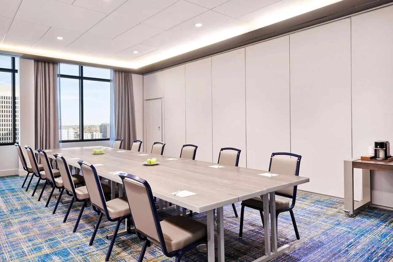 Hyatt Centric Downtown Denver 4*,